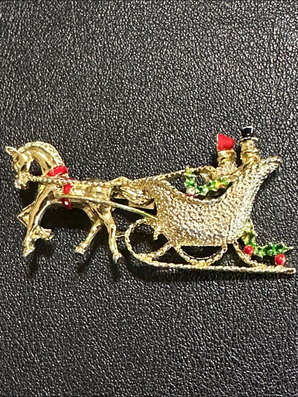 GERRY'S Christmas Horse & Sleigh Brooch Gold Tone Vintage Holiday Pin